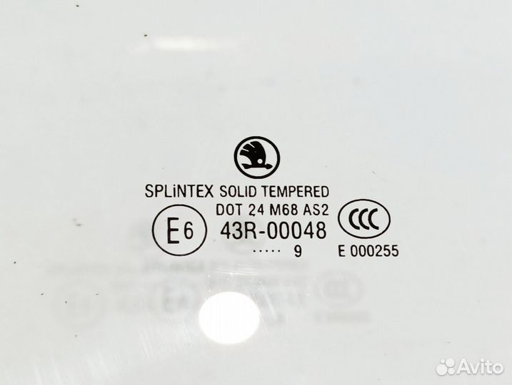 Стекло переднее правое на Skoda Octavia A5