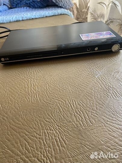 DVD плеер LG DGK875