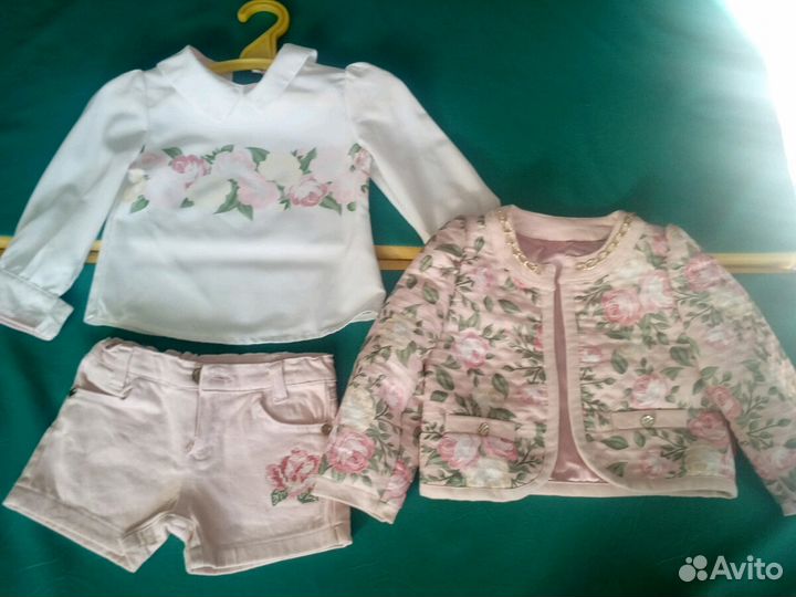 Шикарный костюм для маленькой модницы