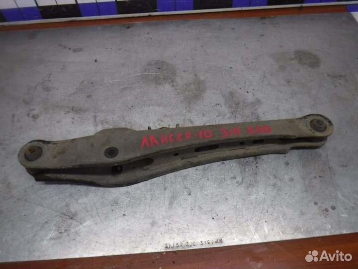 Рычаг поперечный задний правый Mitsubishi Lancer