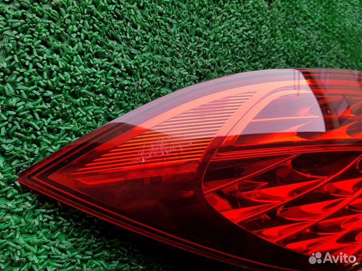 Стоп-сигнал прав. Porsche Cayenne