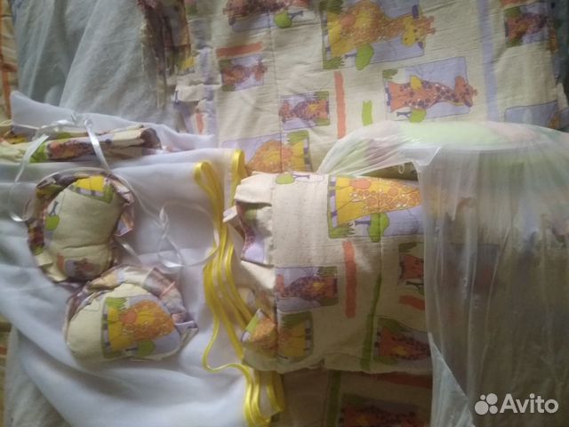 Бортики в кроватку с балдахином