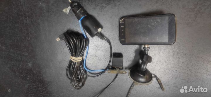 Видеорегистратор с камерой заднего вида