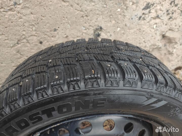 Roadstone Winguard Spike 205/55 R16