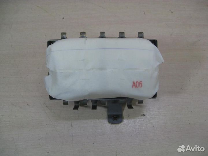 Подушка безопасности в торпедо Subaru Forester SJ