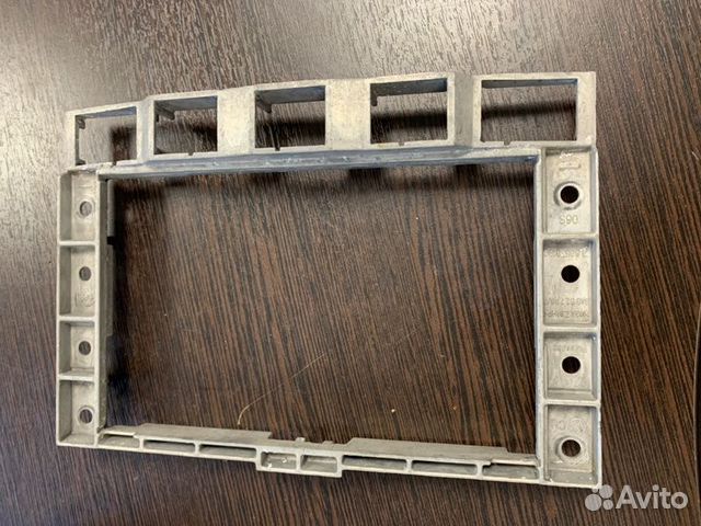 Рамка магнитолы Volkswagen Touareg 1 2.5D 2008