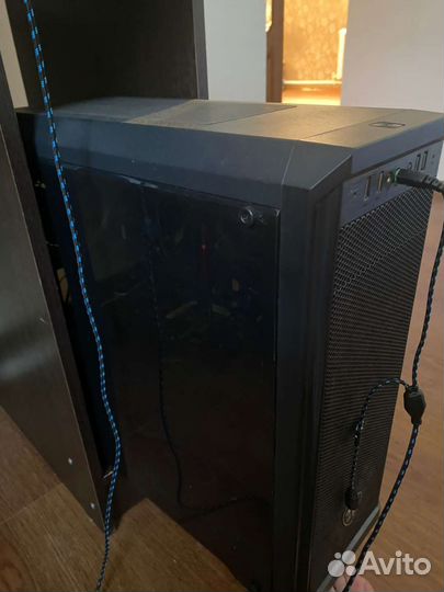 Игровой компьютер с монитором