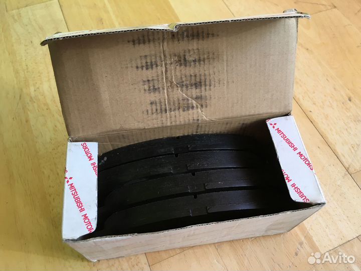 Колодки тормозные Митсубиси (Mitsubishi)