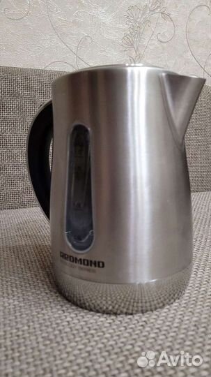 Чайник электрический Redmond RK-M153