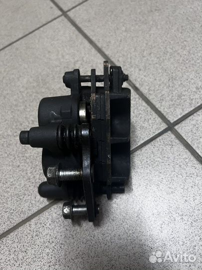 Суппорт левый sv 660