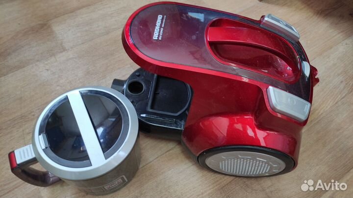 Пылесос Redmond RV-C343