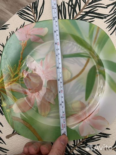 Стеклянное блюдо зеленое