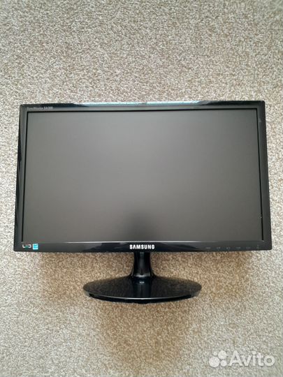 Монитор Samsung