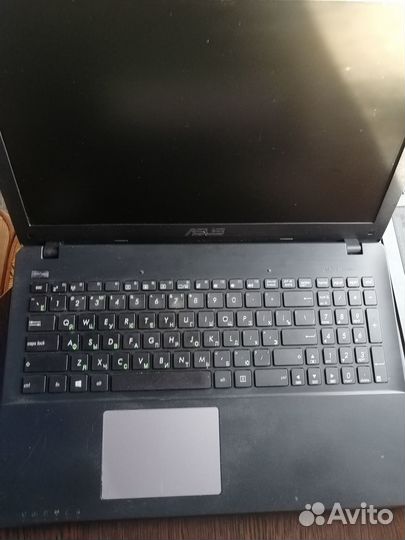 Ноутбук asus X550C