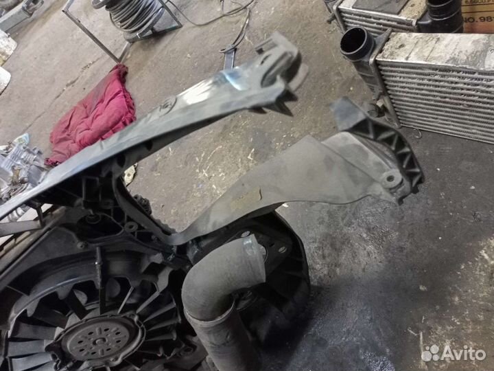 Кассета радиаторов с телевизором Audi A4 B7