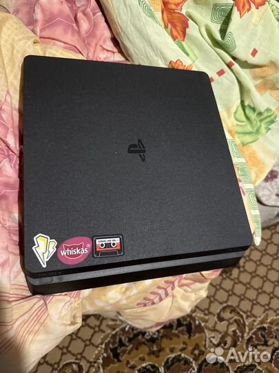 Продаю ps 4 slim