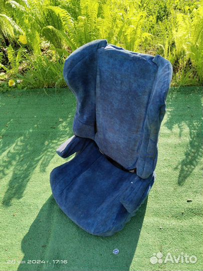 Кресло для ребенка в машину