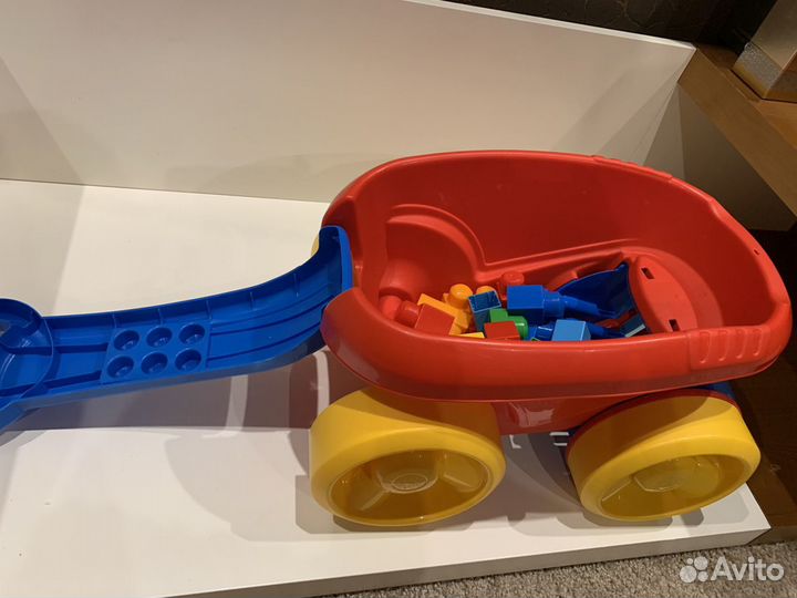 Тележка-каталка из серии First Builders Mega Bloks