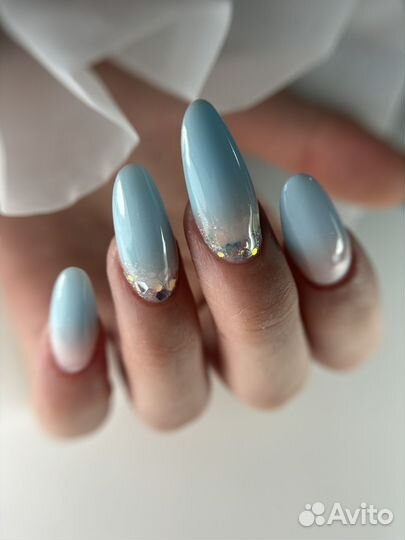 Модель на маникюр