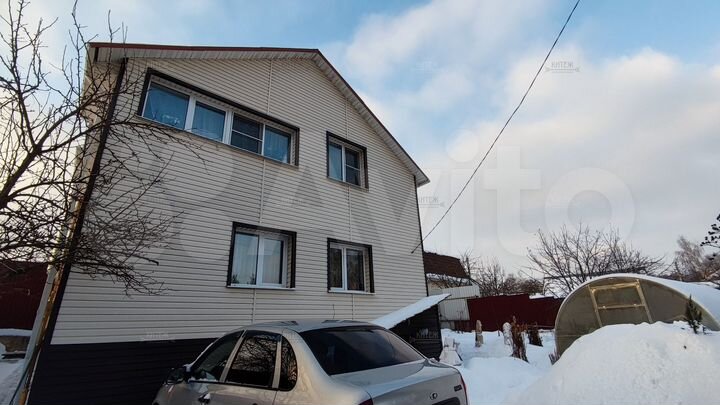 Дом 185 м² на участке 5 сот.