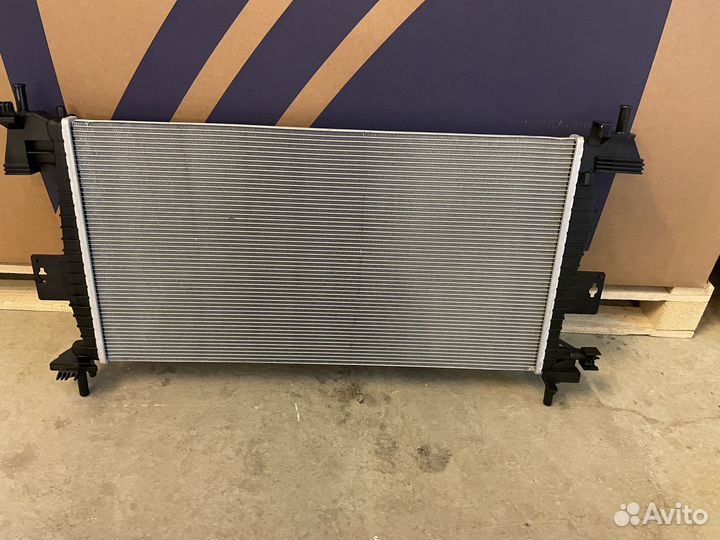 Радиатор двигателя ford C-MAX II/ focus III