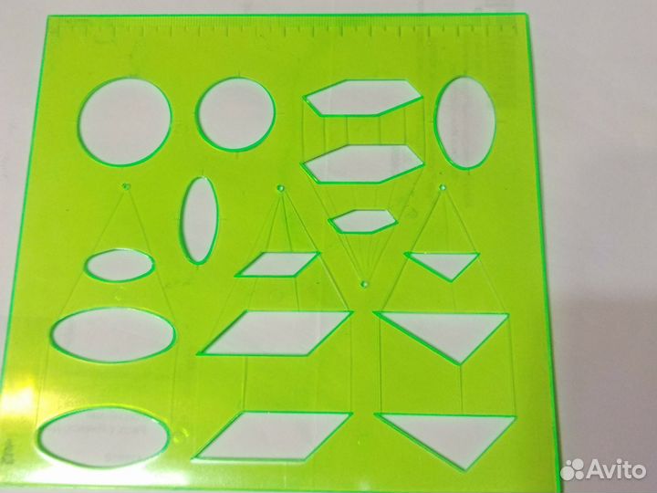 Линейка для рисования объемных фигур