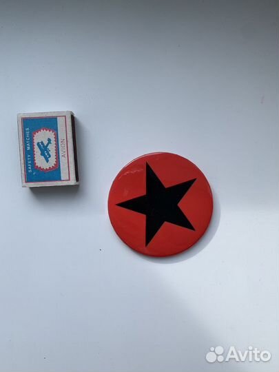 Значок на булавке металлический