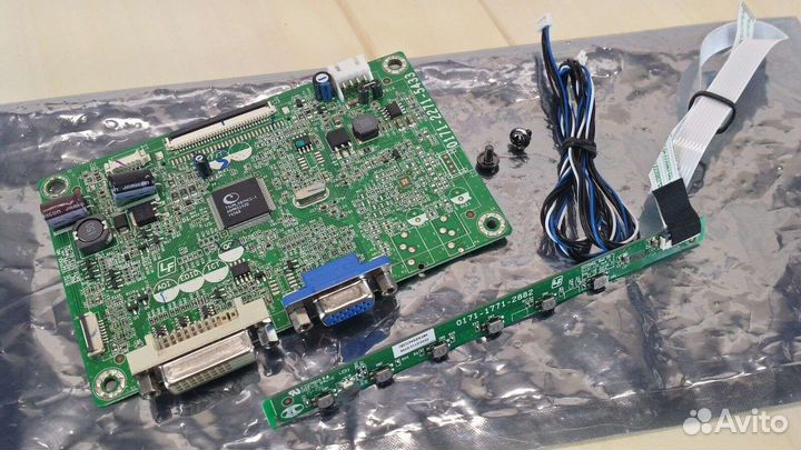 Запчасти для мониторов в ассортименте