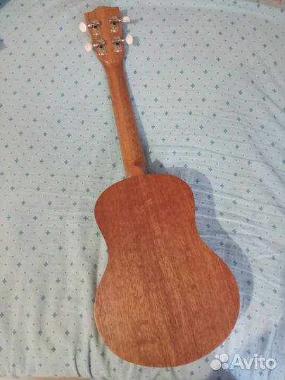 Укулеле тенор