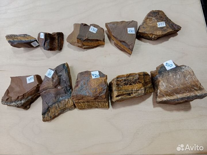 Камень тигровый глаз