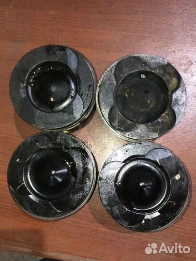 Поршни с пальцем OM651 Mercedes 204