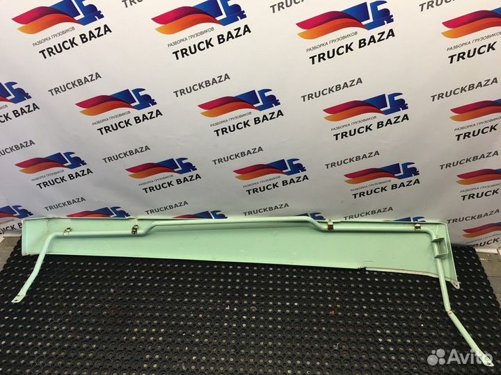 Спойлер кабины левый Renault Magnum