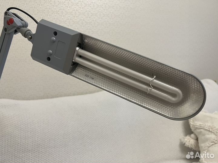 Офисная настольная лампа