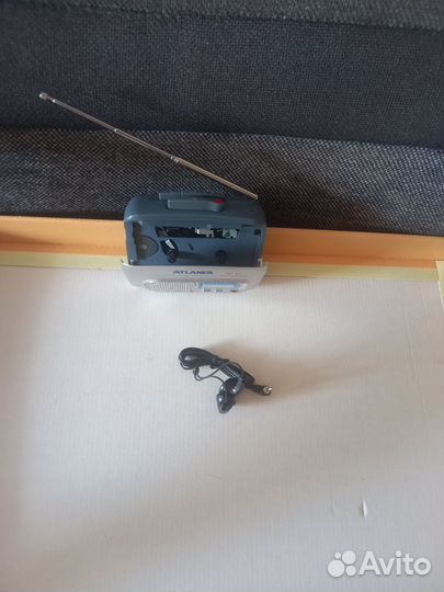 Кассетный плеер- радиоприемник