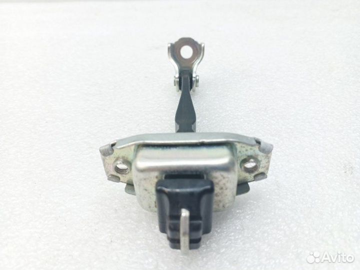 Ограничитель двери задний правый Mitsubishi Asx 3