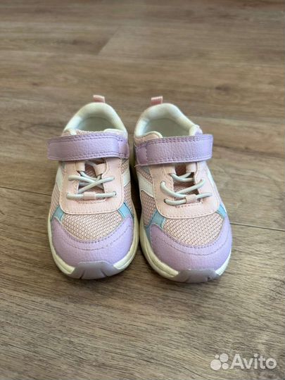 Кроссовки на девочку 24 размер