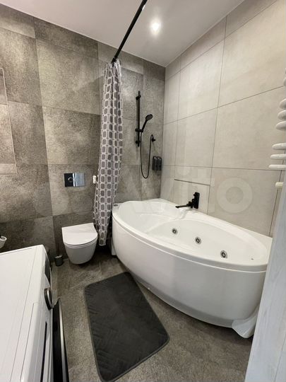 2-к. квартира, 68 м², 8/8 эт.