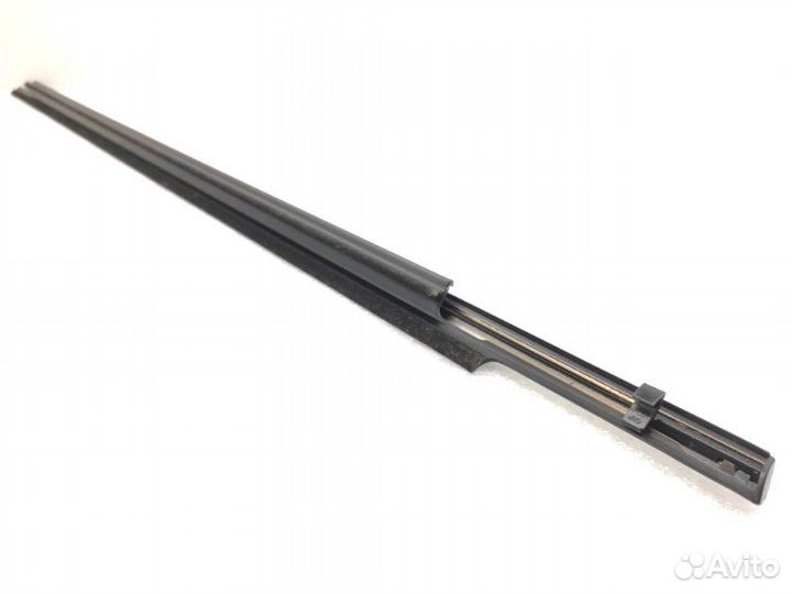 Молдинг стекла передний левый Mitsubishi Outlander