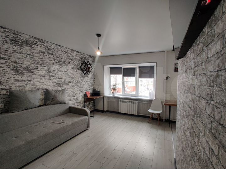 2-к. квартира, 43 м², 3/3 эт.