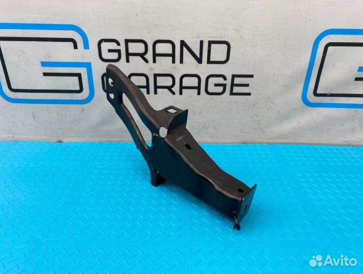 Кронштейн усилителя бампера передний левый Volvo