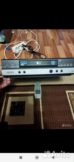 Видеомагнитофон lg