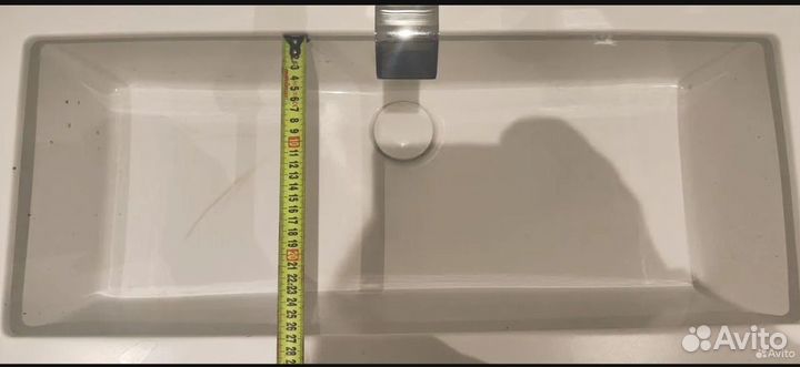 Раковина с тумбой для ванной комнаты