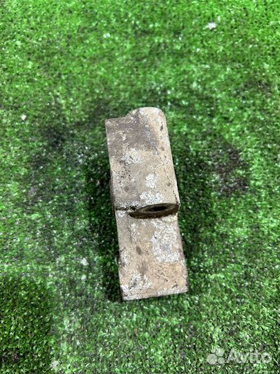 Кронштейн генератора Chevrolet Captiva C100 Z24SED