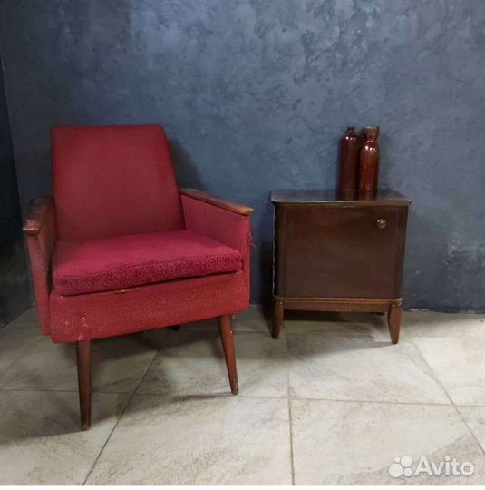 Тумба прикроватная