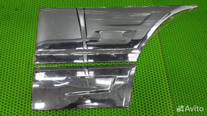 Накладка двери левая Mitsubishi Canter FE70D 4M40