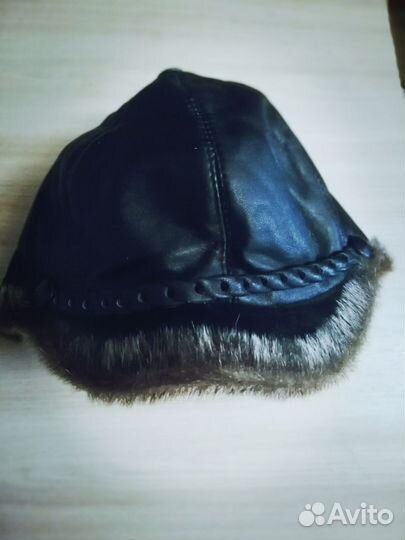 Кепка кожаная женская