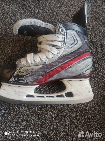 Хоккейные коньки bauer