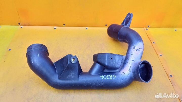 Воздухозаборник для Mazda MPV 1999-2005