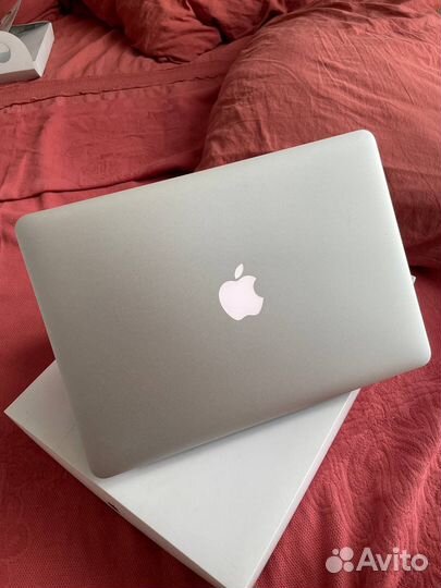 Apple MacBook Air 13 2017 год