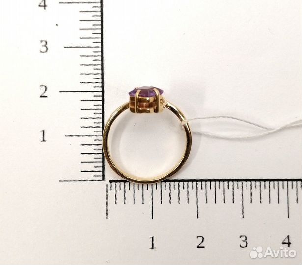 Кольцо с синтетическим камнем Золото